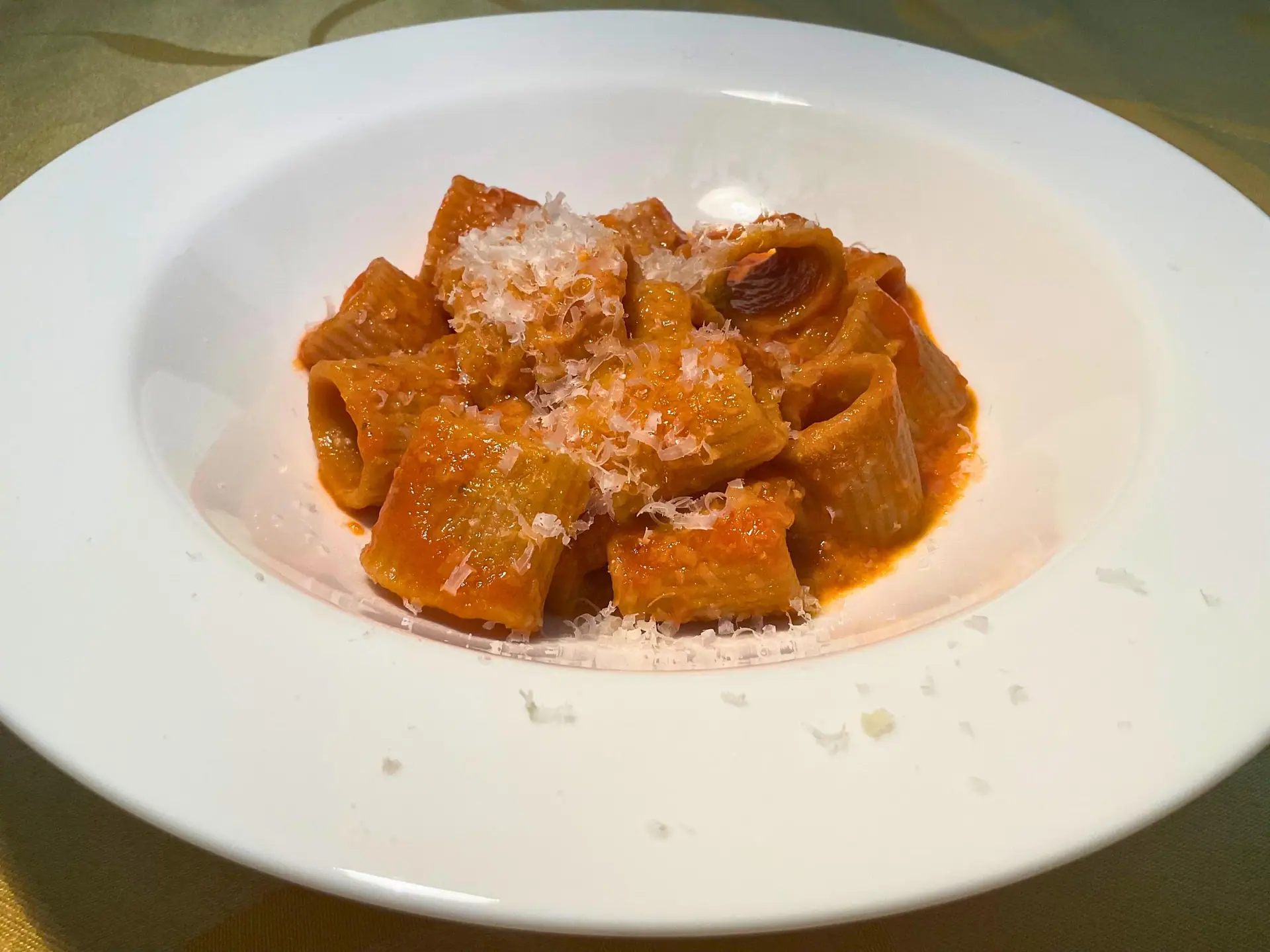 Mezze Maniche Integrali pomodoro, gorgonzola e pecorino