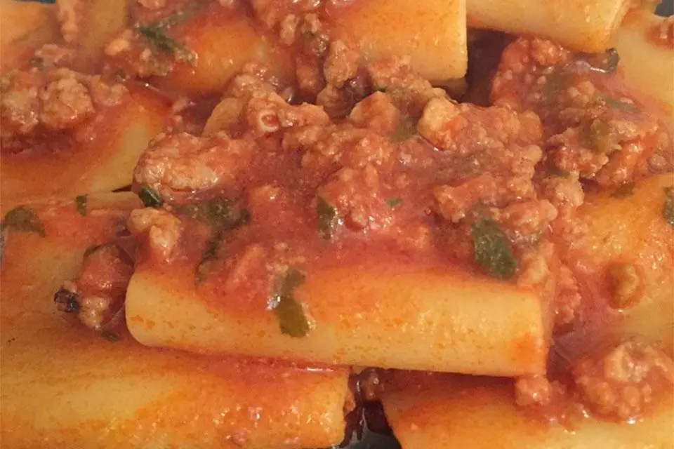 Della serie le Ricette degli amici, mezzi paccheri e moscardini Roberta Conti