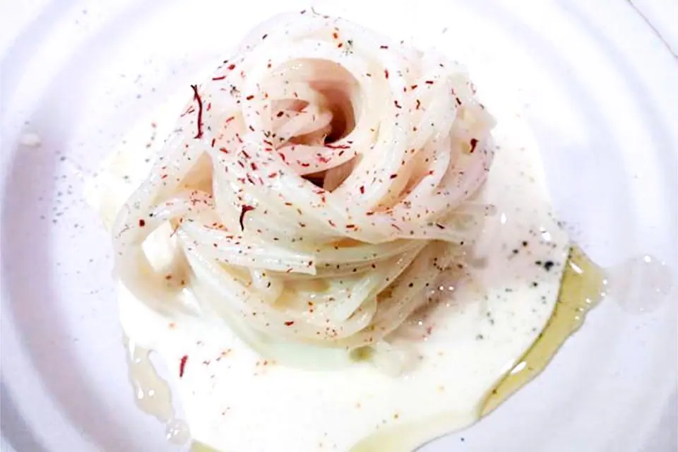 Spaghetti chitarra con zabaione salato allo zafferano di Alessandro De Santis