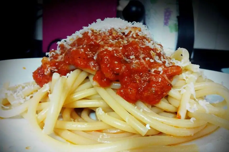 I bucatini all'amatriciana di Mauro Follenti. Ma li avrà veramente fatti lui?