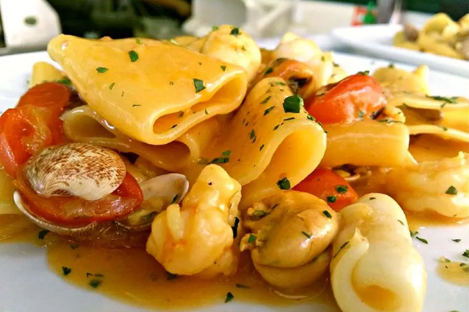 Mezzi Paccheri in riva di mare, Valentina Sampei lungomare di Pesaro