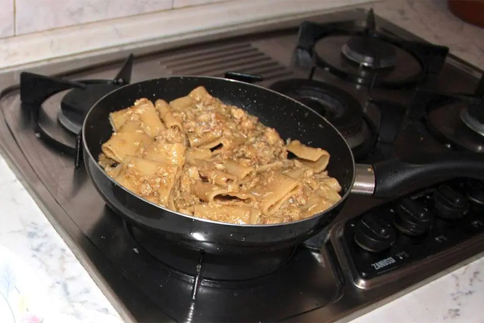 Per le Ricette degli amici, mezzi paccheri, persico e pistacchi, Alessandro Martino, Tegoleto, Arezzo