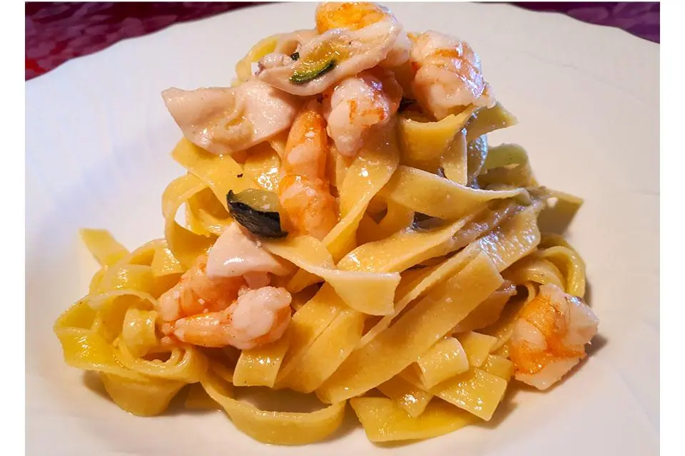 Fettuccine al ragù di pesce