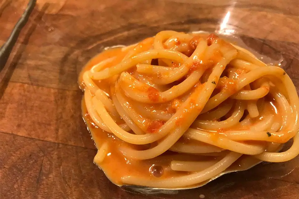 Il Due Giugno è con gli spaghetti grandi ai ricci di mare di Rodolfo Paternicò