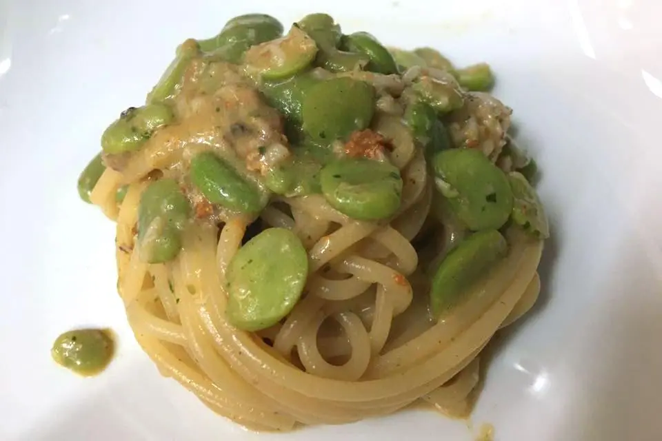 Francesco Carboni, Acquapazza, Bologna, spaghettini con ricci canocchie e fave