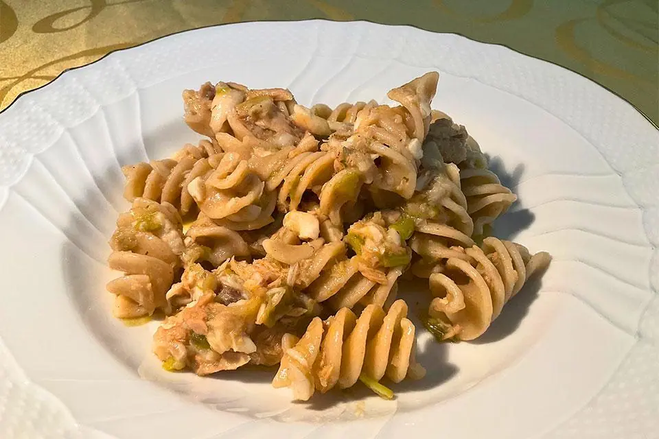 Fusilli Grandi Integrali e sughetto 'non si butta niente'