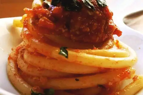 Bucatini con ragù di coniglio e basilico greco, Antonio Bello personal chef!