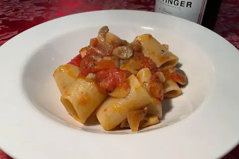 Pomodoro e funghi? Certo che si può!