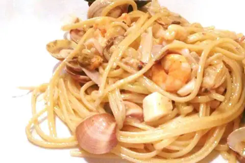 Trenette ai frutti di mare a Umbertide nell'interno dell'Umbria, Lorenzo Cantoni