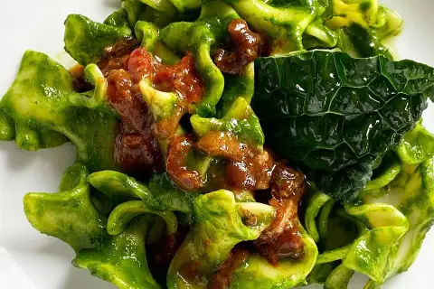 Cavolo nero e ricci di mare? C'è Davide Di Sano in cucina!