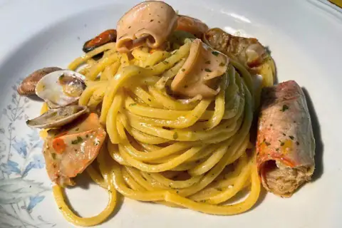 Il sugo di pesce è di Beatrice Ragusa...