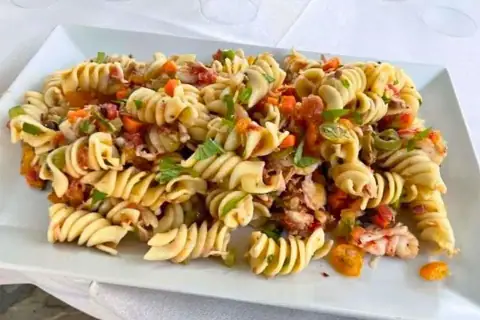 Fusilli grandi, la pasta tiepida di Elide Pastrani