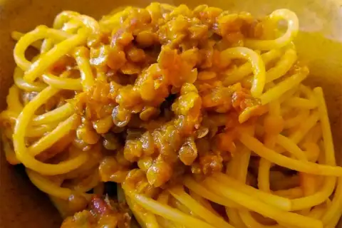 Ragù di salsiccia e lenticchie