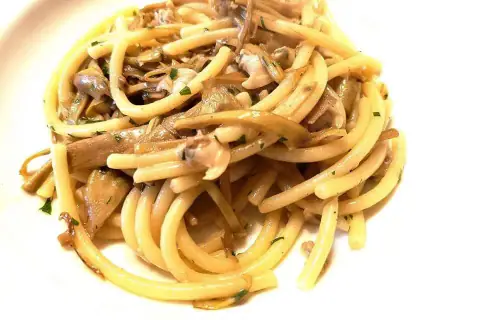 Bucatini spezzati, per il piacere di Vito Camussi