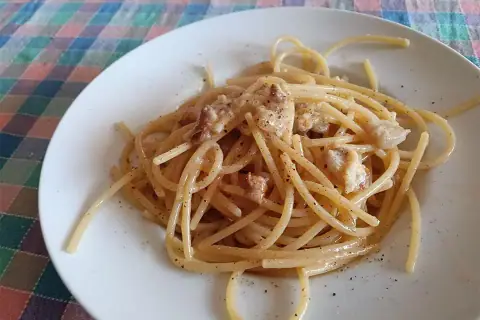 Uno sciamannato spaghetto grande
