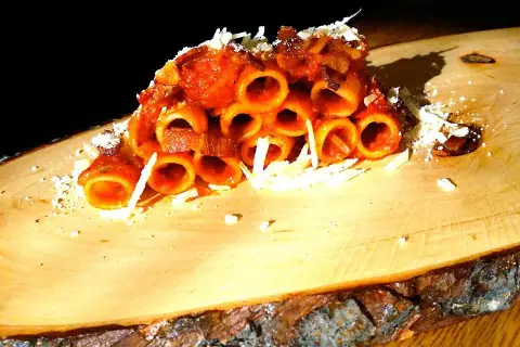 Rigatoni all'amatriciana in alta montagna, Paolo Paciaroni