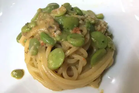 Francesco Carboni, Acquapazza, Bologna, spaghettini con ricci canocchie e fave