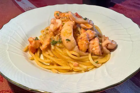 Spaghetti grandi al ragù di Marina