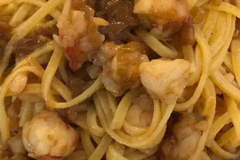 Gamberi e cipollotti caramellati...