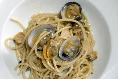 25 anni di Cappelli! L'omaggio di Antonino Lauria da Palermo è con le vongole